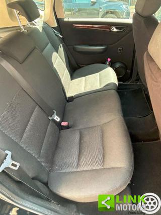 MERCEDES-BENZ A 180 usata 23
