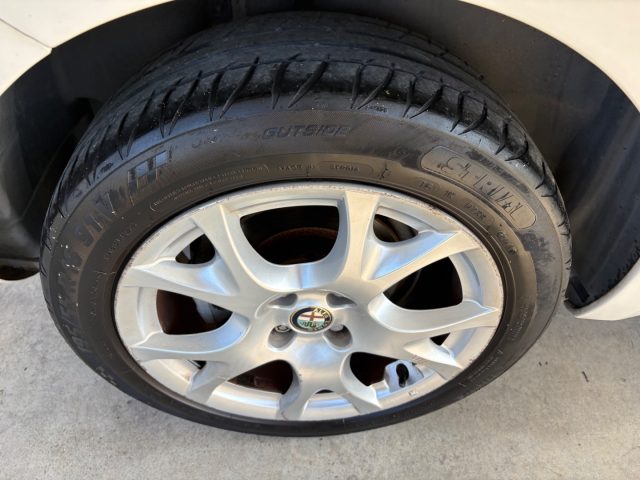 ALFA ROMEO MiTo usata 33