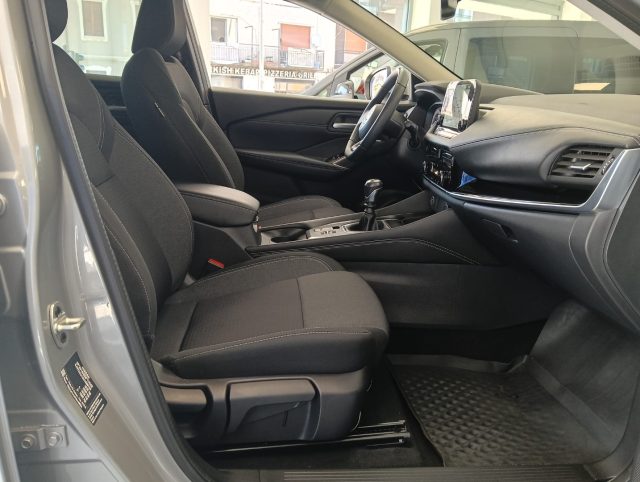 NISSAN Qashqai usata, con Fari LED