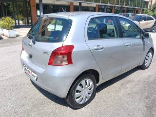 TOYOTA Yaris usata, con Airbag laterali