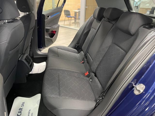 VOLKSWAGEN Golf usata, con Autoradio digitale