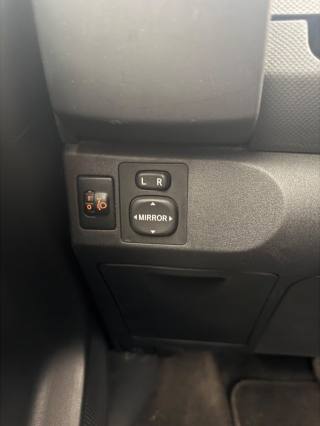 TOYOTA Yaris usata 15