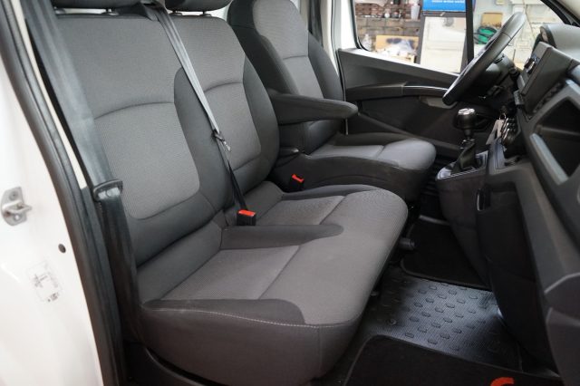 RENAULT Trafic usata, con Bluetooth