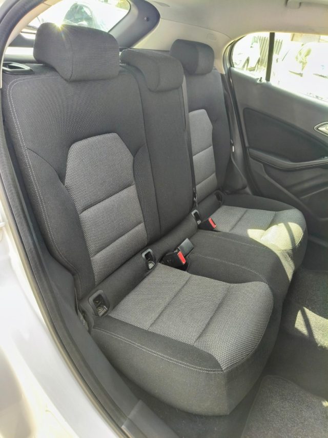 MERCEDES-BENZ GLA 180 usata, con Fendinebbia
