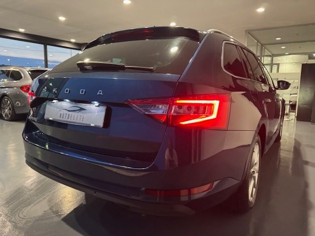 SKODA Superb usata, con Boardcomputer