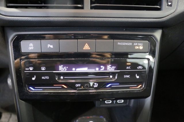 VOLKSWAGEN T-Cross usata, con Sedile posteriore sdoppiato