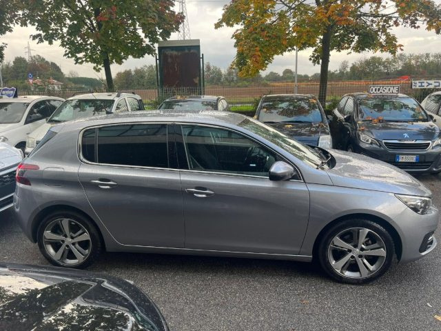 PEUGEOT 308 usata, con Autoradio