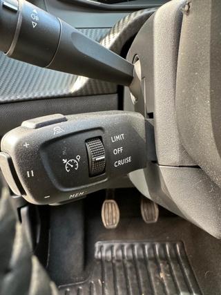 PEUGEOT 2008 usata, con Sistema di navigazione