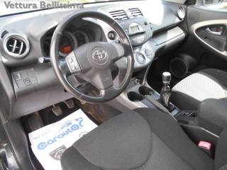 TOYOTA RAV 4 MY23 usata, con Bracciolo