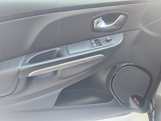 RENAULT Clio usata, con Autoradio digitale