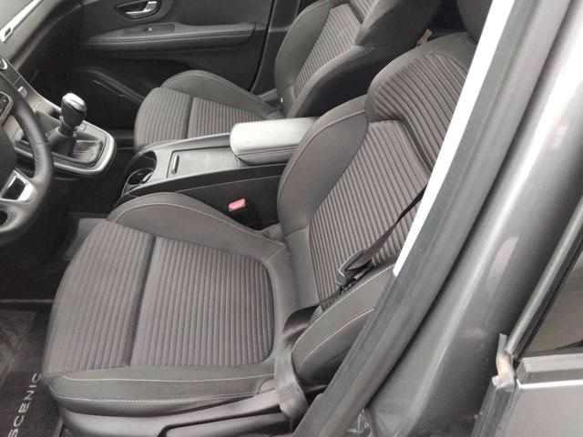 RENAULT Grand Scenic usata, con Volante in pelle