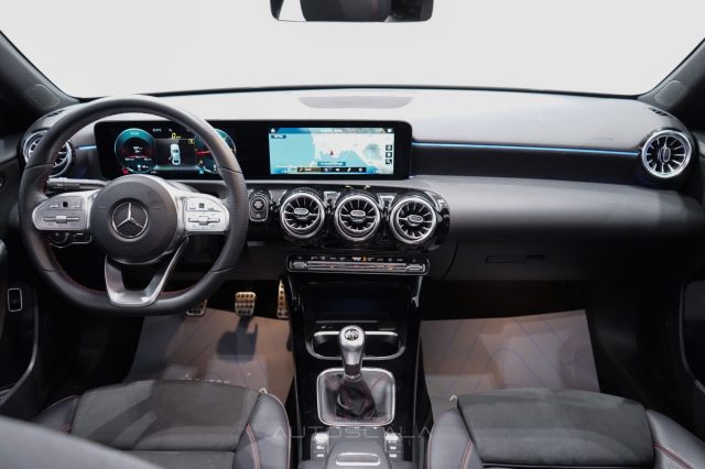 MERCEDES-BENZ A 180 usata, con Tetto panorama