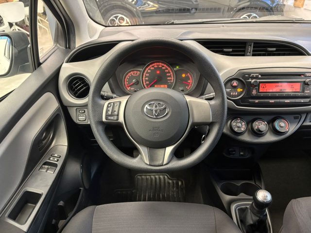 TOYOTA Yaris usata, con Lettore CD