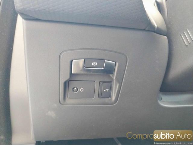 LAND ROVER Range Rover Velar usata 40