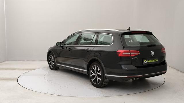 VOLKSWAGEN Passat Variant usata, con Airbag laterali