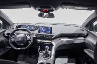 PEUGEOT 5008 usata, con Frenata d