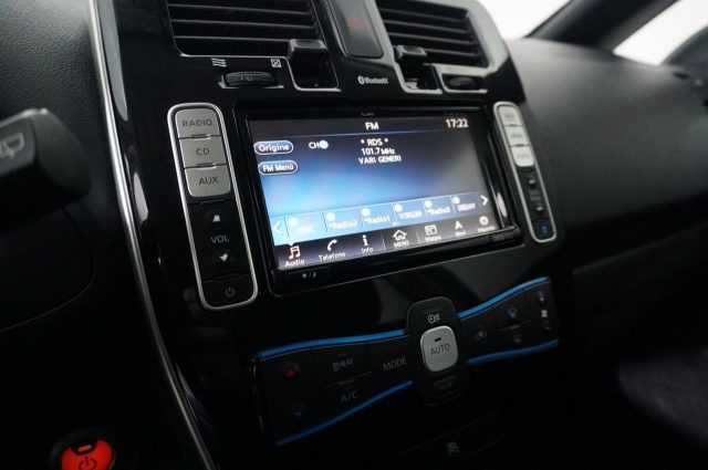 NISSAN Leaf usata, con USB