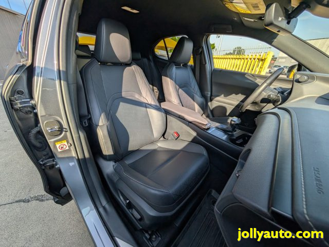 LEXUS UX 250h usata, con Vivavoce