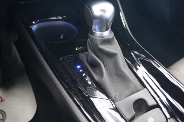 TOYOTA C-HR usata, con Sedile posteriore sdoppiato
