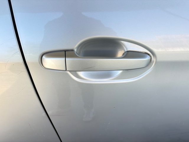 TOYOTA Verso-S usata, con Limitatore di velocità