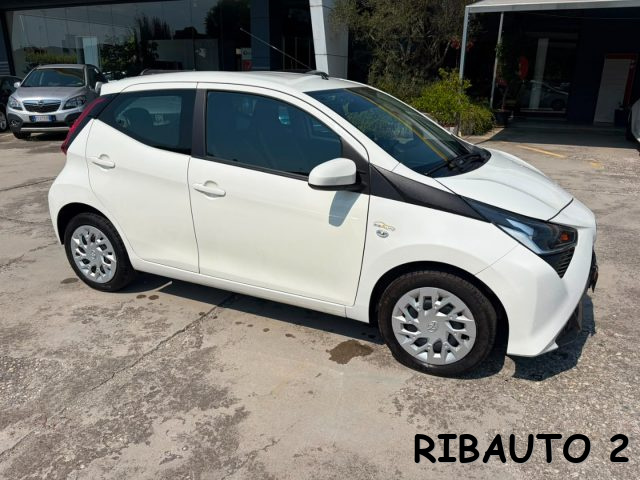 TOYOTA Aygo usata, con Sensore di luce