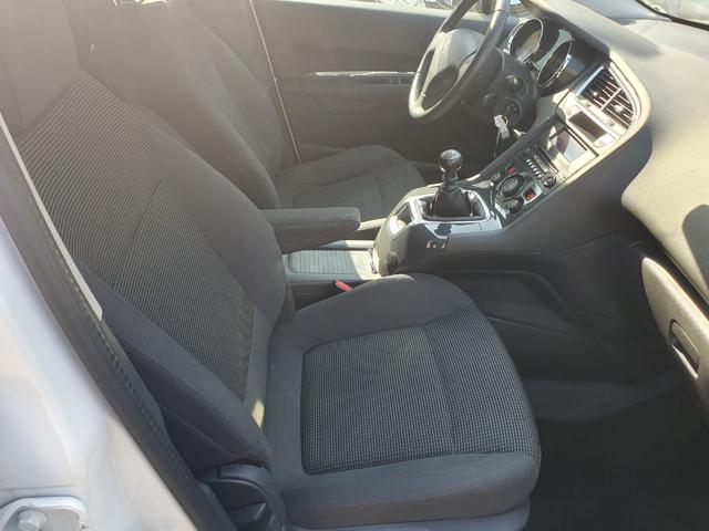 PEUGEOT 5008 usata, con Airbag laterali