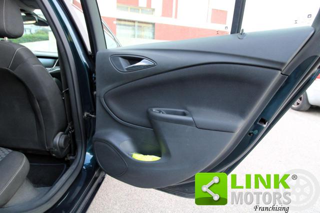 OPEL Astra usata, con Park Distance Control