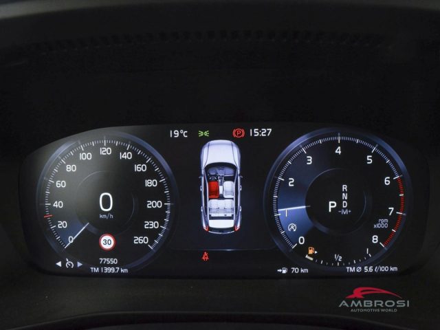 VOLVO XC40 usata 12