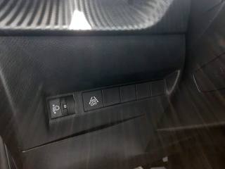 PEUGEOT 208 usata, con Volante in pelle