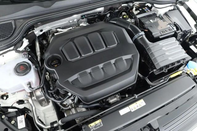 VOLKSWAGEN Golf GTI usata, con Park Distance Control