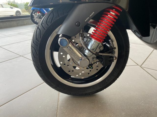 PIAGGIO Vespa GTS 300 Super usata 8