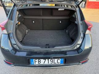 TOYOTA Auris usata, con Fari LED