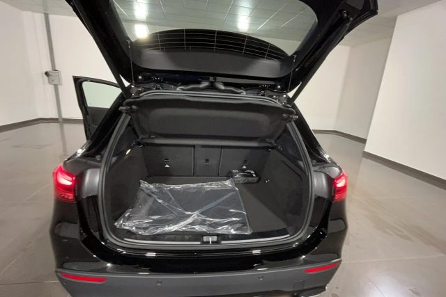 MERCEDES-BENZ GLA 200 usata, con Sistema di navigazione