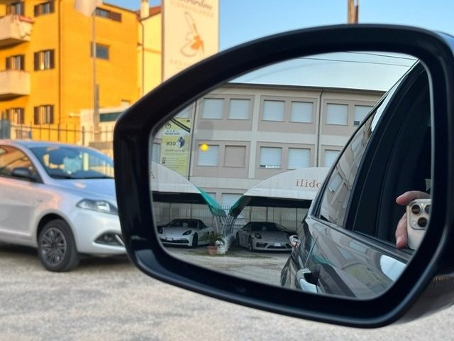 LAND ROVER Discovery Sport usata, con Interni in pelle
