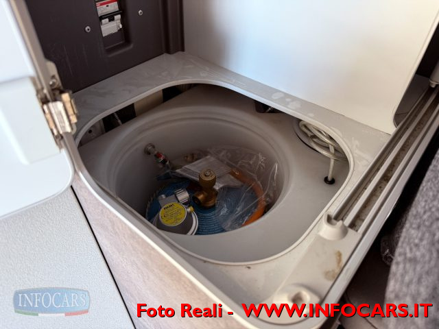 VOLKSWAGEN T6.1 usata, con Sedile posteriore sdoppiato