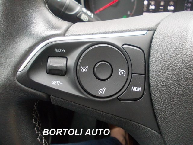 OPEL Grandland X usata, con USB