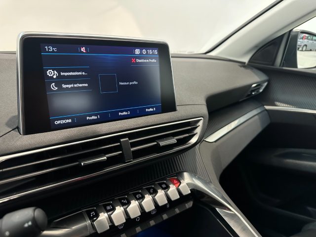 PEUGEOT 3008 usata, con Climatizzatore