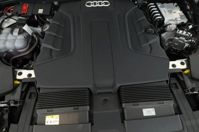 AUDI Q8 usata, con Interni in pelle