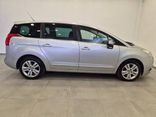 PEUGEOT 5008 usata, con Autoradio
