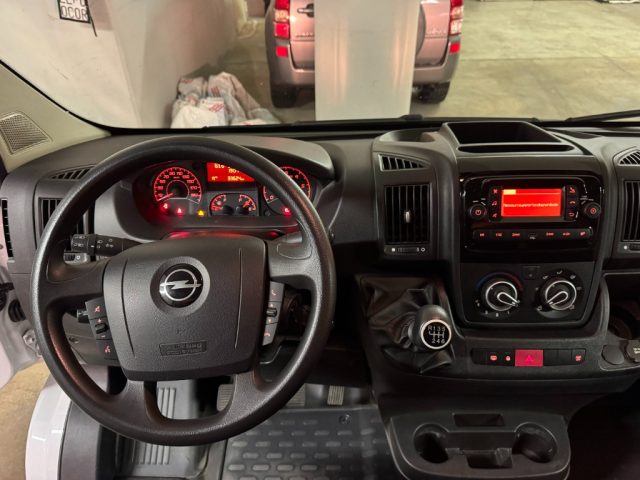 OPEL Movano usata, con Park Distance Control