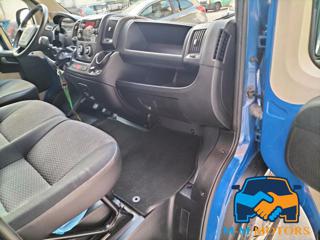 PEUGEOT Boxer usata, con USB