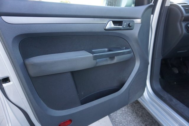 VOLKSWAGEN Touran usata, con Controllo trazione