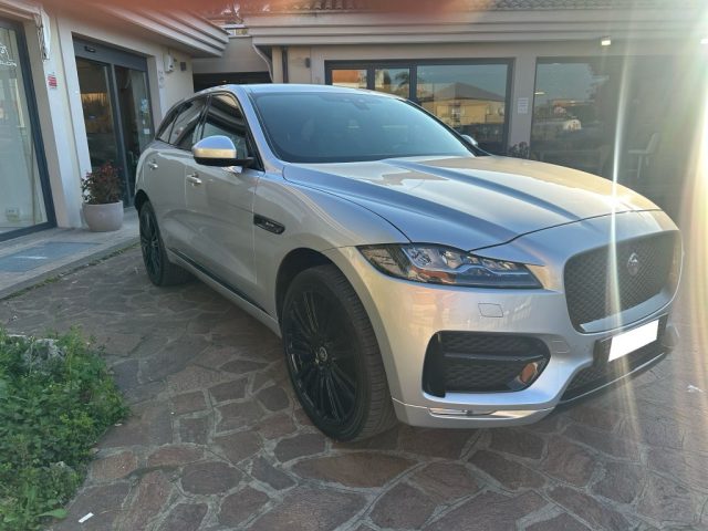 JAGUAR F-Pace usata, con Boardcomputer