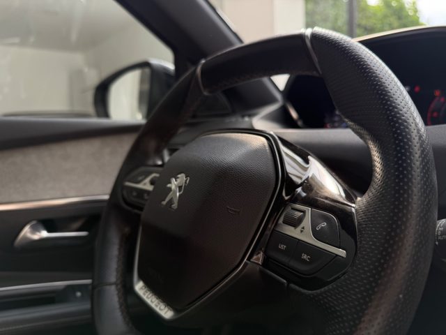 PEUGEOT 3008 usata, con Sistema di navigazione