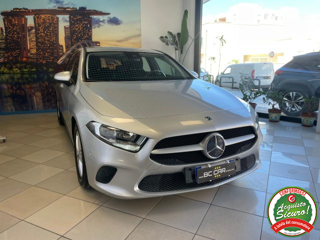 MERCEDES-BENZ A 180 usata, con Specchietti laterali elettrici