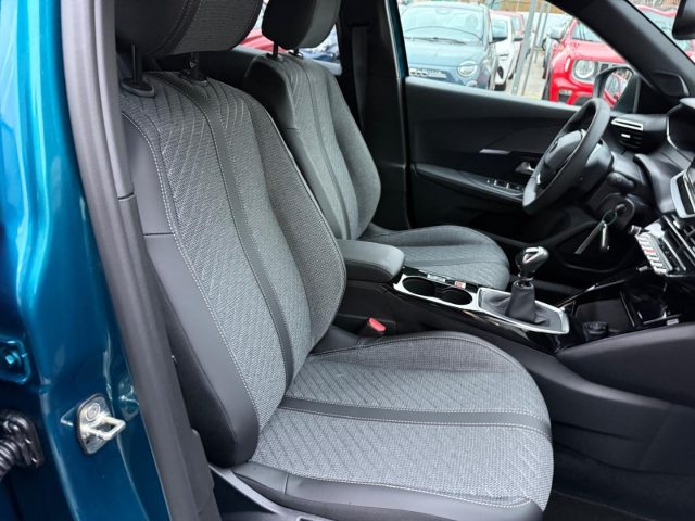 PEUGEOT 2008 usata, con Airbag testa