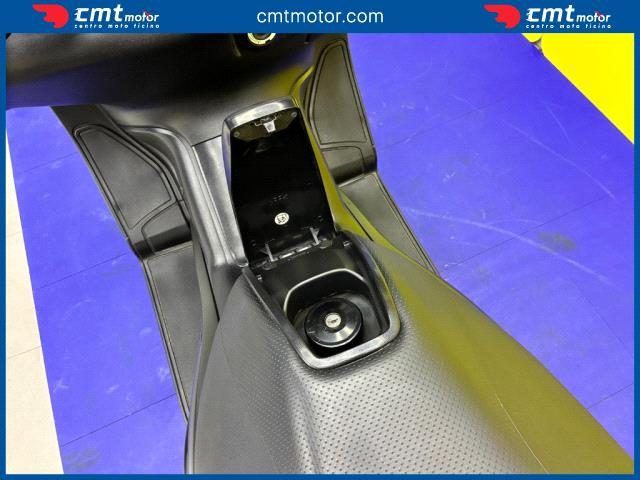 YAMAHA T-Max 500 usata 12