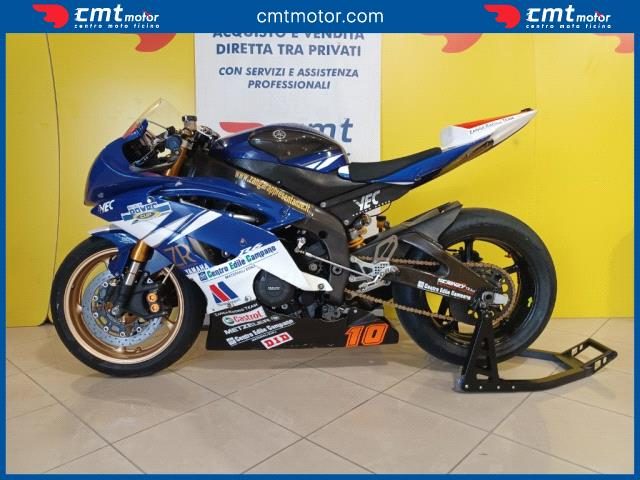 YAMAHA YZF R6 usata 2