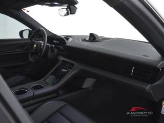 PORSCHE Taycan usata 11