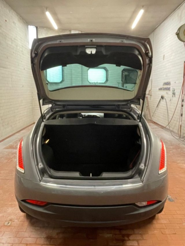 LANCIA Delta usata, con Lettore CD